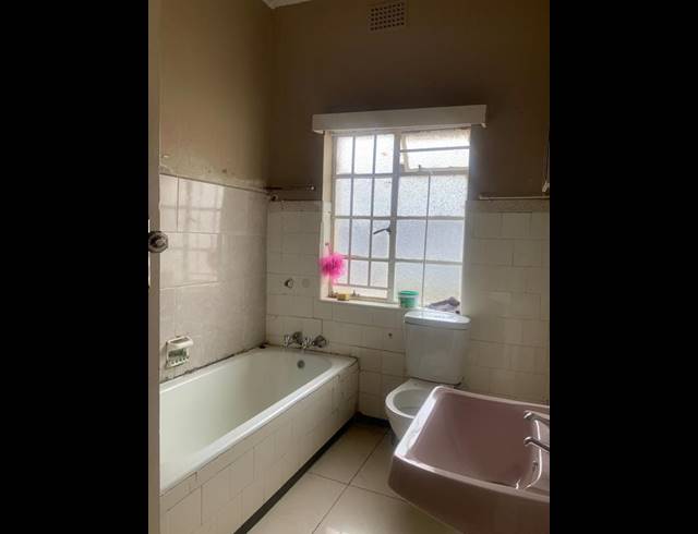 5 BEDROOM HOUSE FOR SALE IN REGENTS PARK